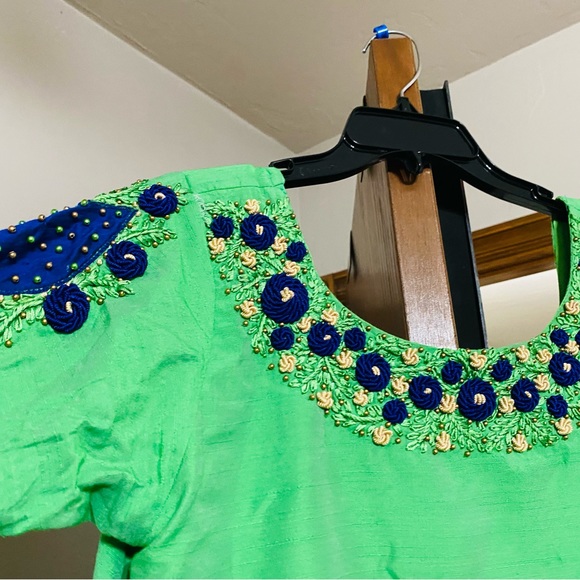 Handworked Top - Picture 2 of 2